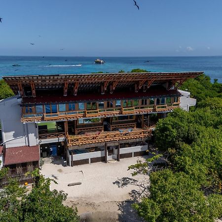 Pao Pao Hotel & Beach Club 格兰德岛 外观 照片