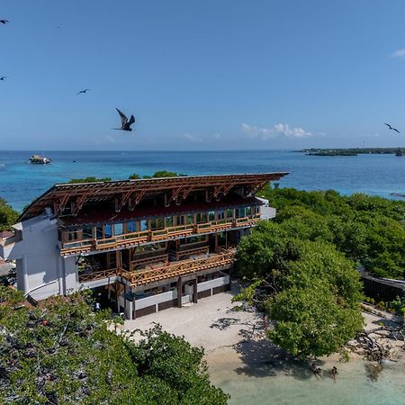 Pao Pao Hotel & Beach Club 格兰德岛 外观 照片