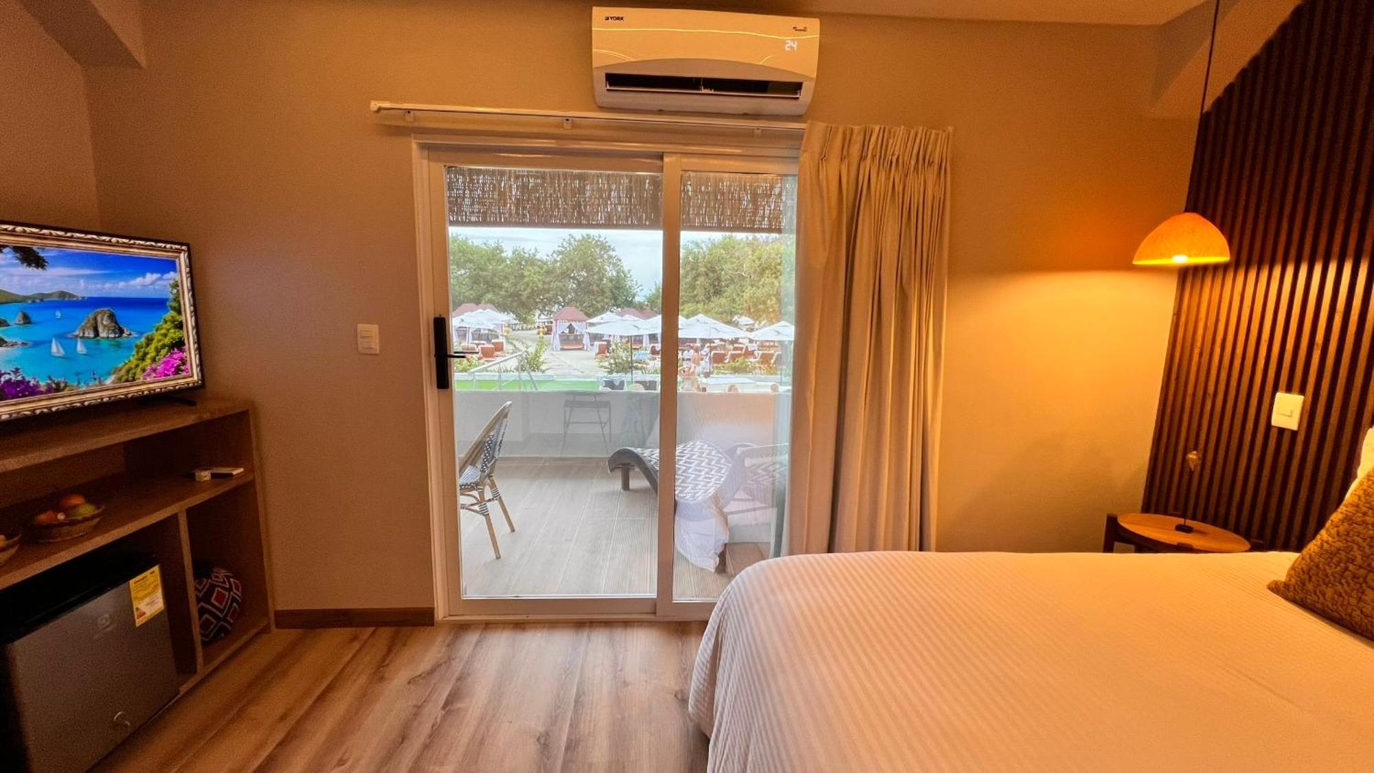Pao Pao Hotel & Beach Club 格兰德岛 外观 照片