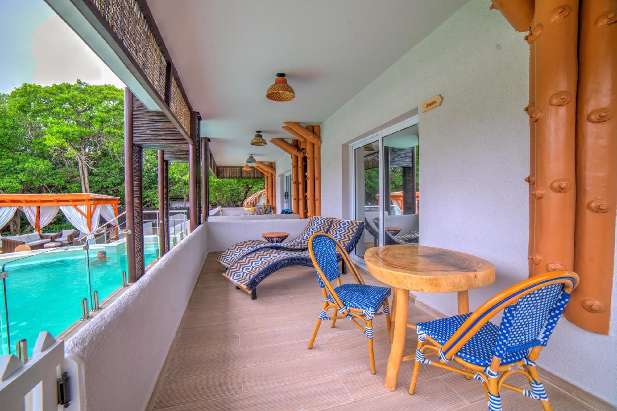 Pao Pao Hotel & Beach Club 格兰德岛 外观 照片