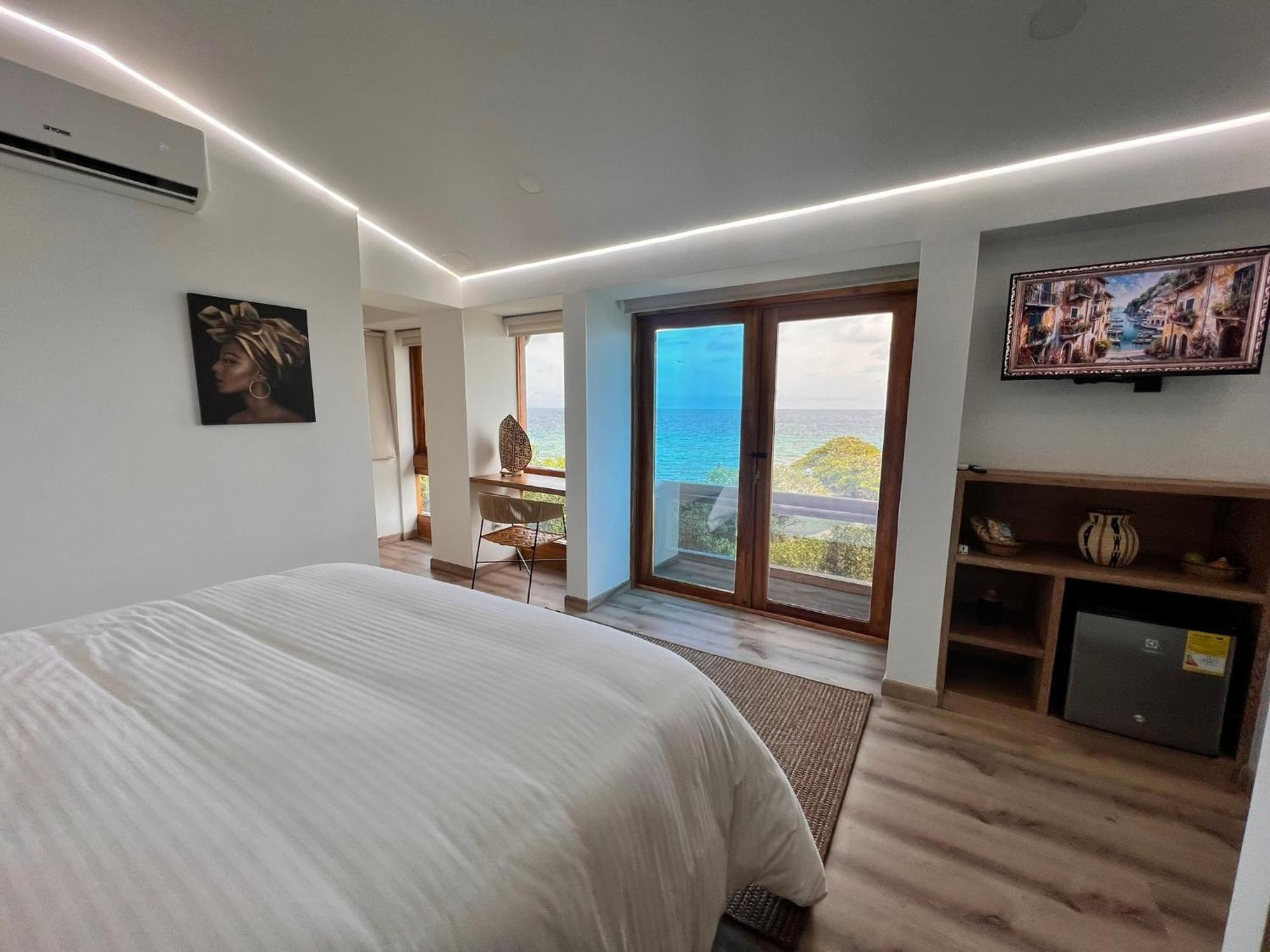 Pao Pao Hotel & Beach Club 格兰德岛 外观 照片