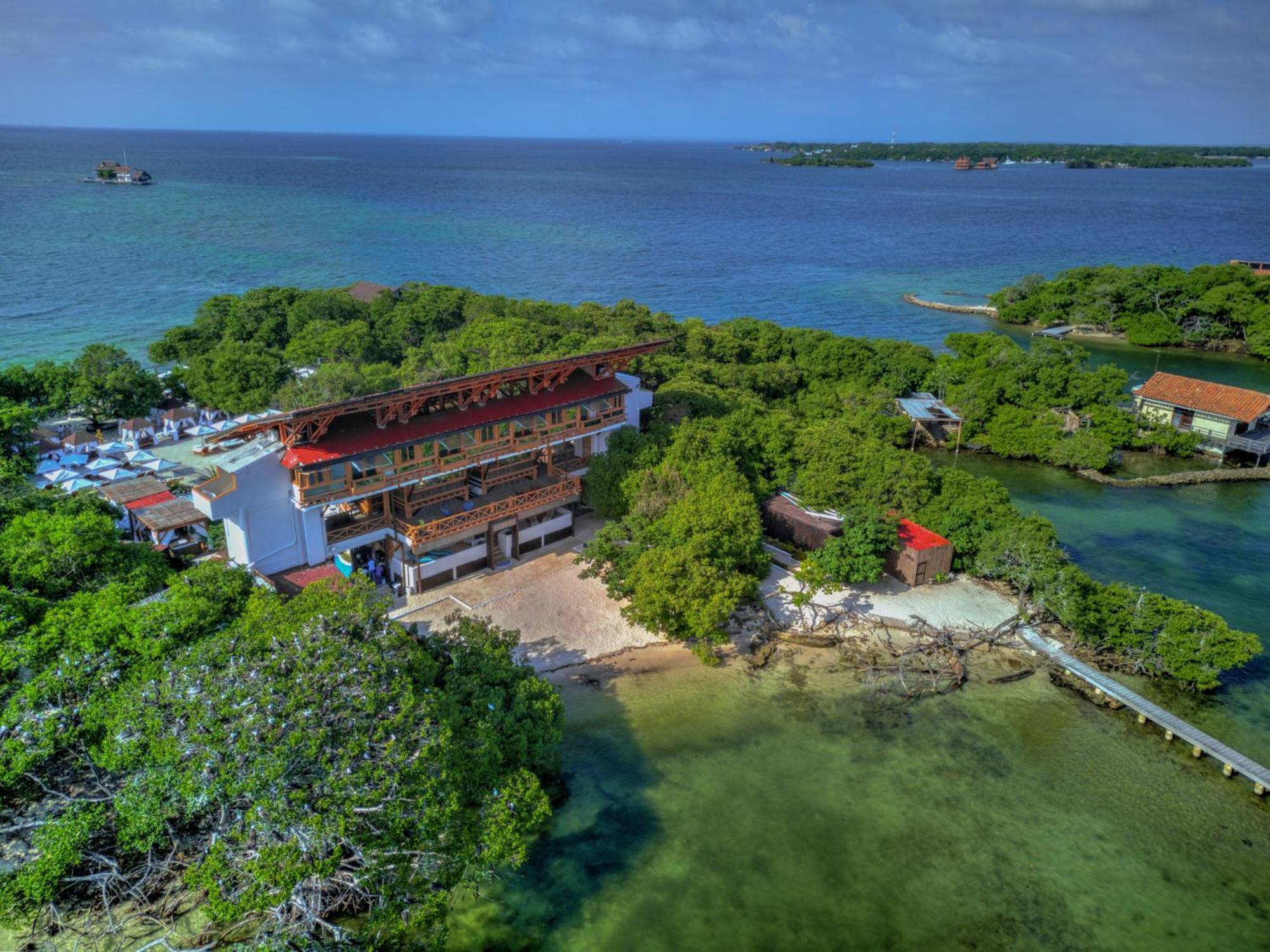 Pao Pao Hotel & Beach Club 格兰德岛 外观 照片