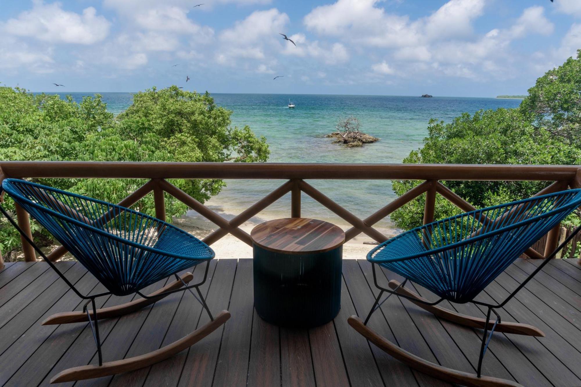 Pao Pao Hotel & Beach Club 格兰德岛 外观 照片