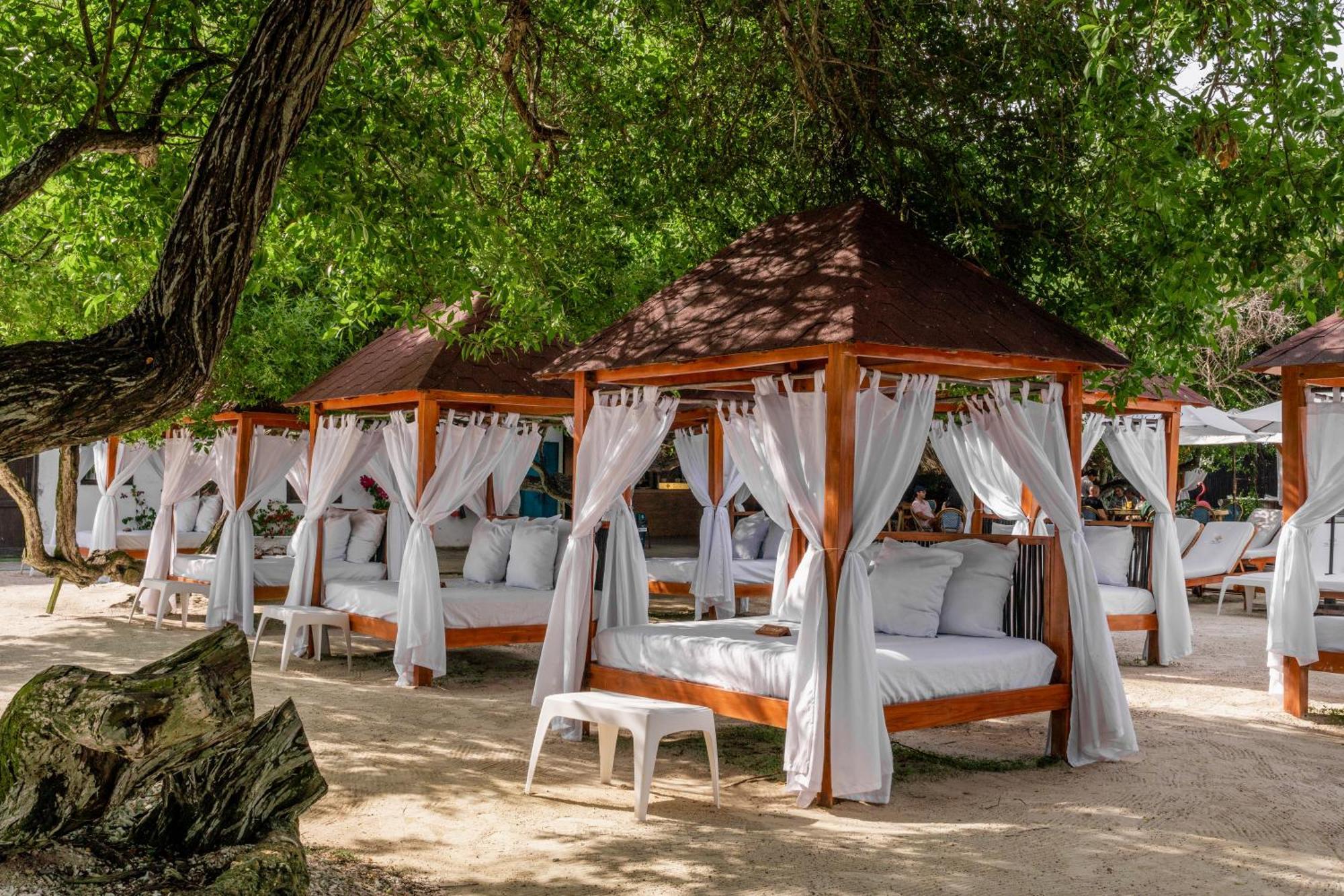Pao Pao Hotel & Beach Club 格兰德岛 外观 照片