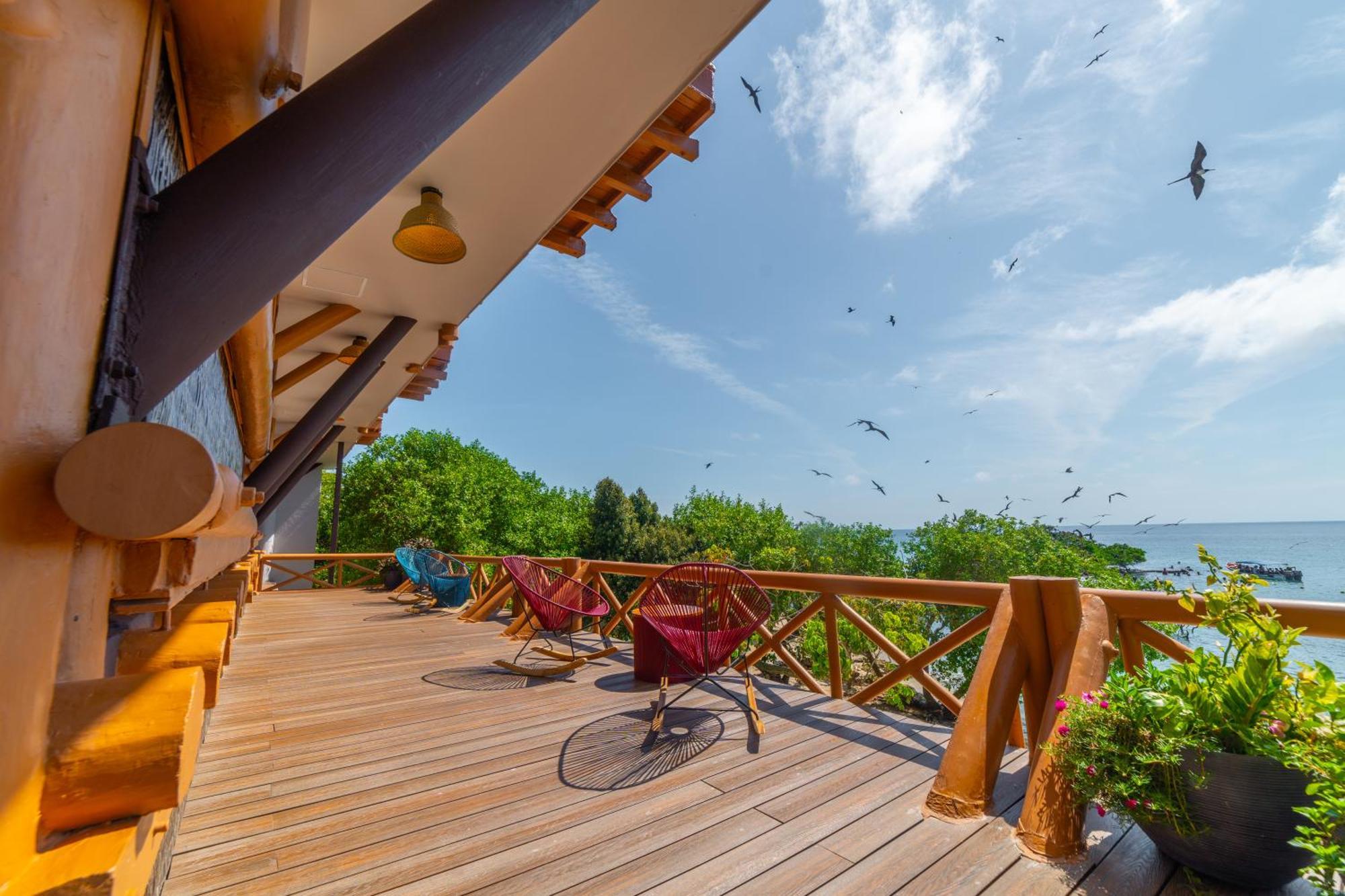 Pao Pao Hotel & Beach Club 格兰德岛 外观 照片