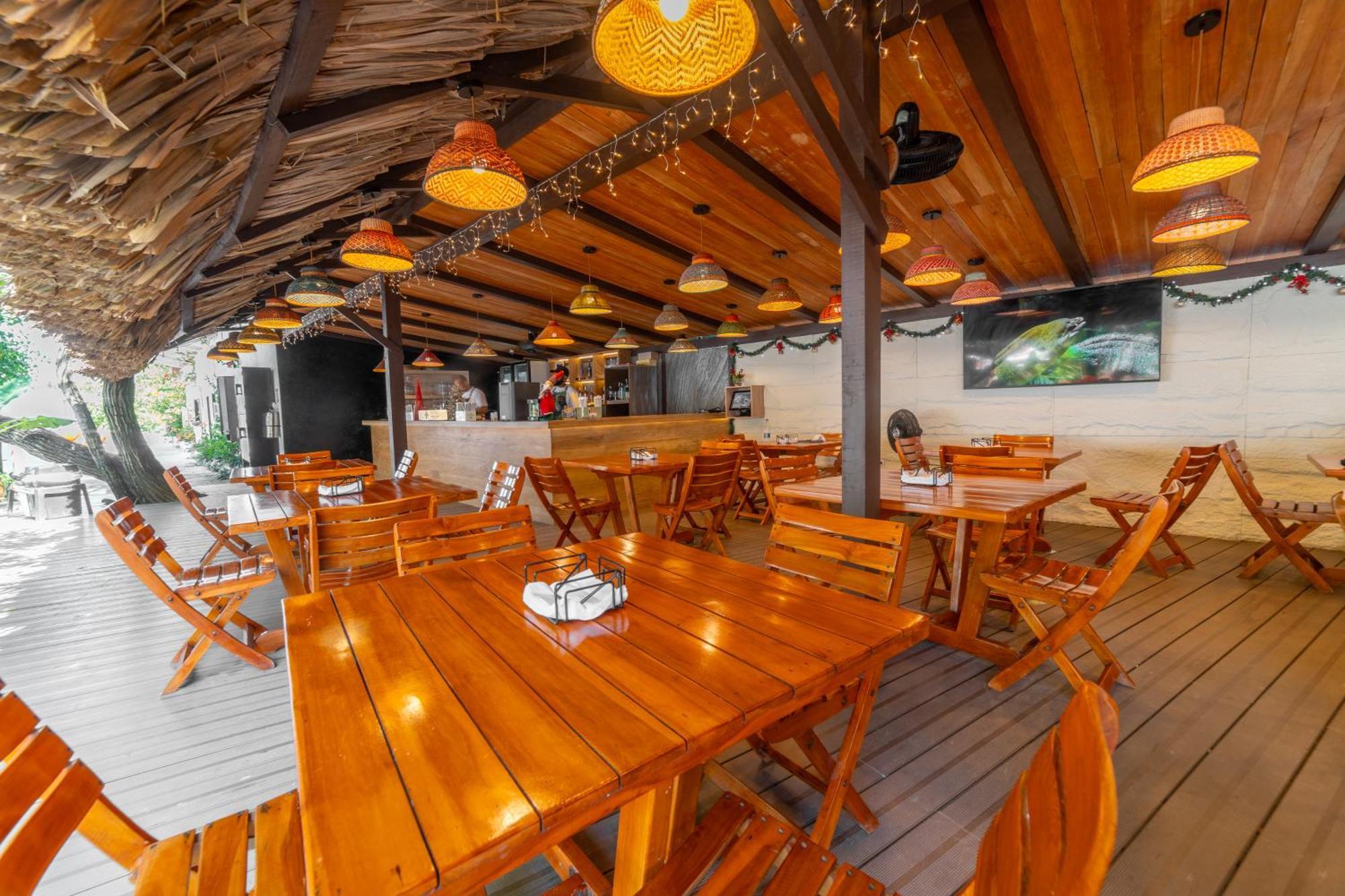 Pao Pao Hotel & Beach Club 格兰德岛 外观 照片